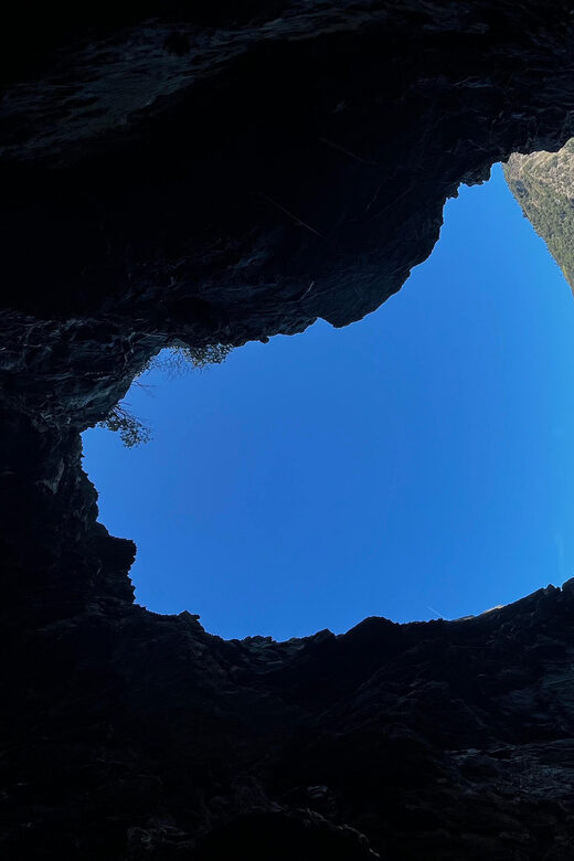 SHARK CAVE KAYAK TOUR - Shark’s Cave: the main event at sea level