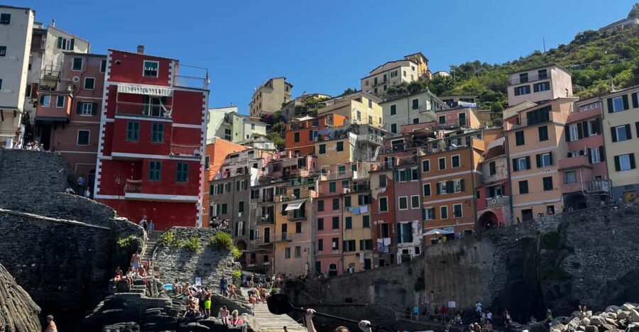 SHARK CAVE KAYAK TOUR - Getting started at Riomaggiore’s harbor (and what you’ll do with your phone)