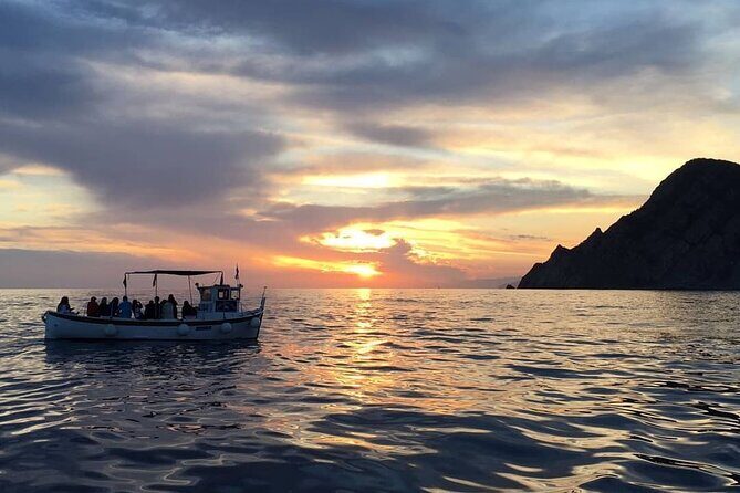 Sunset Cinque Terre Boat Tour with a traditional ligurian gozzo from Monterosso - The Guides and Captains: Personal, Professional, and Photo-Helpful