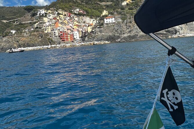 Swim&Enjoy 5 terre on the PINK Hyena with Captain Jenny! - Meeting at Riomaggiore: Where the Pink Hyena Starts