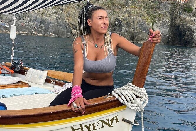 Swim&Enjoy 5 terre on the PINK Hyena with Captain Jenny! - Bathroom Breaks and the Reality of a 3-Hour Cruise